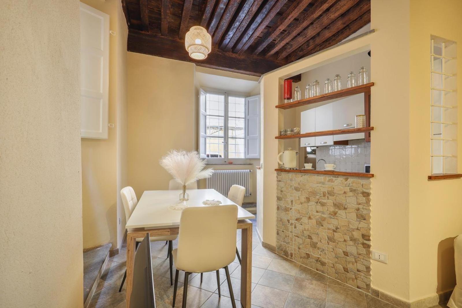 Lady Miranda Apartment ลุคคา ภายนอก รูปภาพ